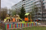 Коммунальные службы начали менять местные тротуары и детские площадки в поселении Филимонковское 
