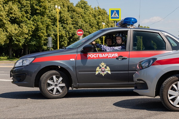 Жителя Волгограда с наркотиками задержали сотрудники Росгвардии в Москве
