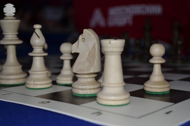 Игры в шахматы прошли в Семейном доме «Филимонки»