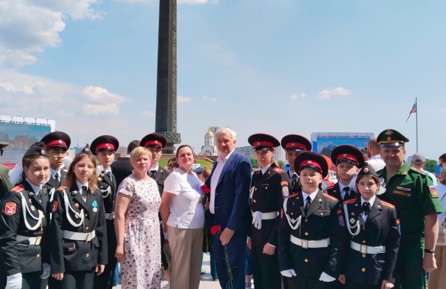 Кадеты школы №1392 приняли участие в московском параде «Не прервется связь поколений!»