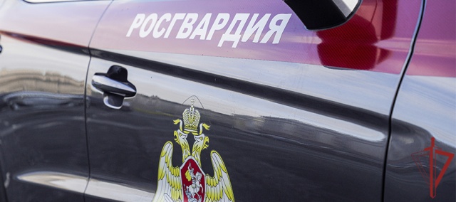 Столичные росгвардейцы оказали помощь гражданину, получившему серьезную травму