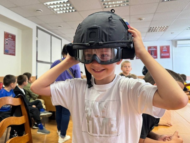 В СОБР Главного управления Росгвардии по г. Москве состоялся День открытых дверей